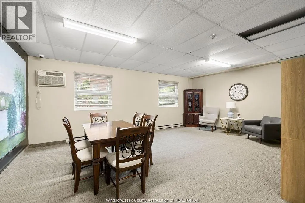 3936 WYANDOTTE STREET East Unit# 906