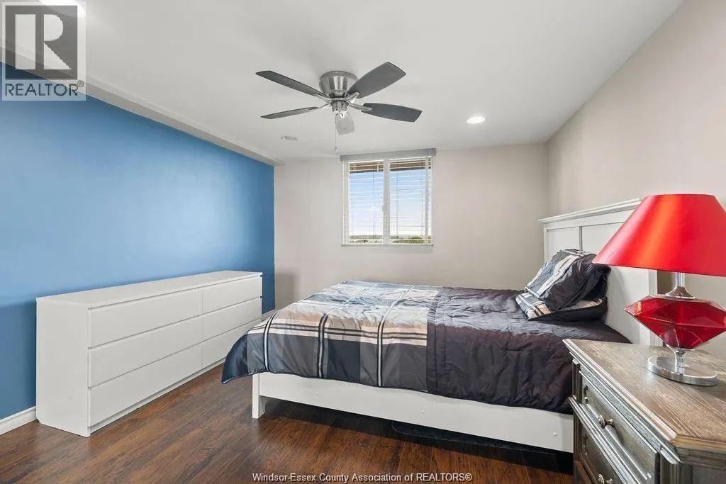 3936 WYANDOTTE STREET East Unit# 906