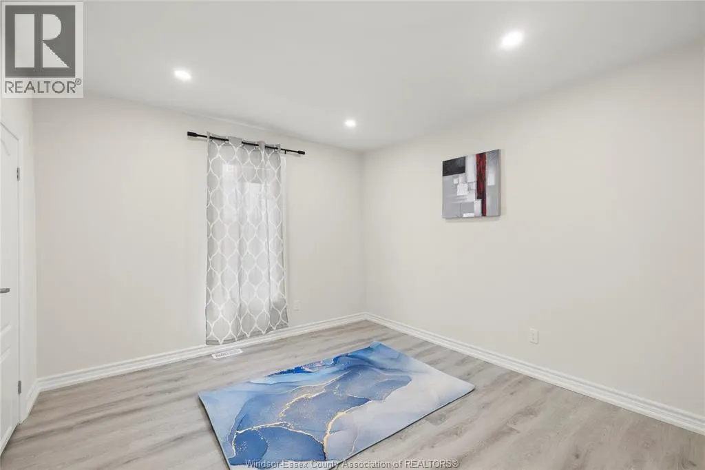 488 PARENT AVENUE