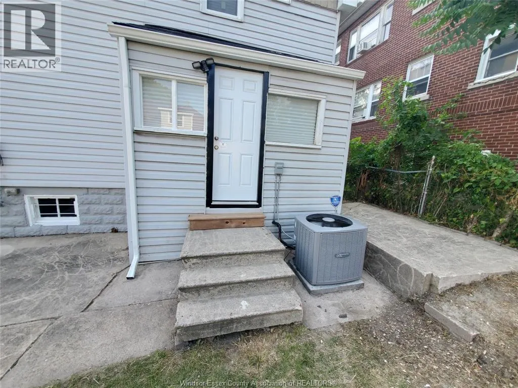488 PARENT AVENUE