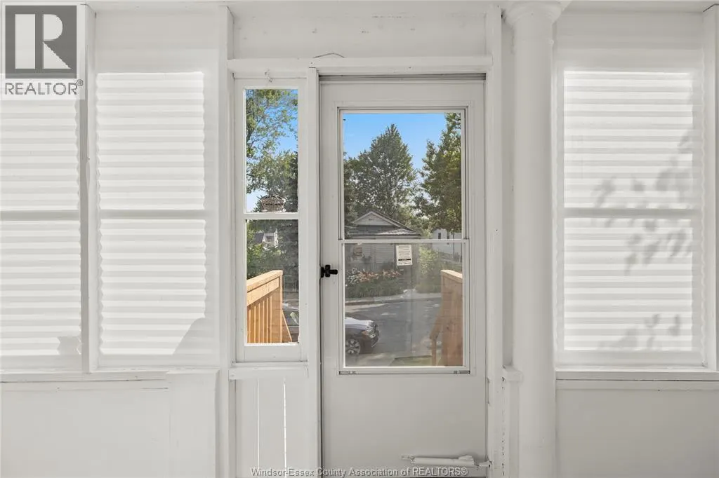 488 PARENT AVENUE