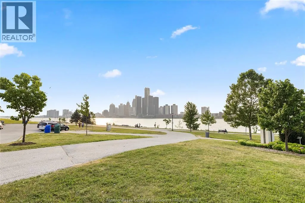488 PARENT AVENUE