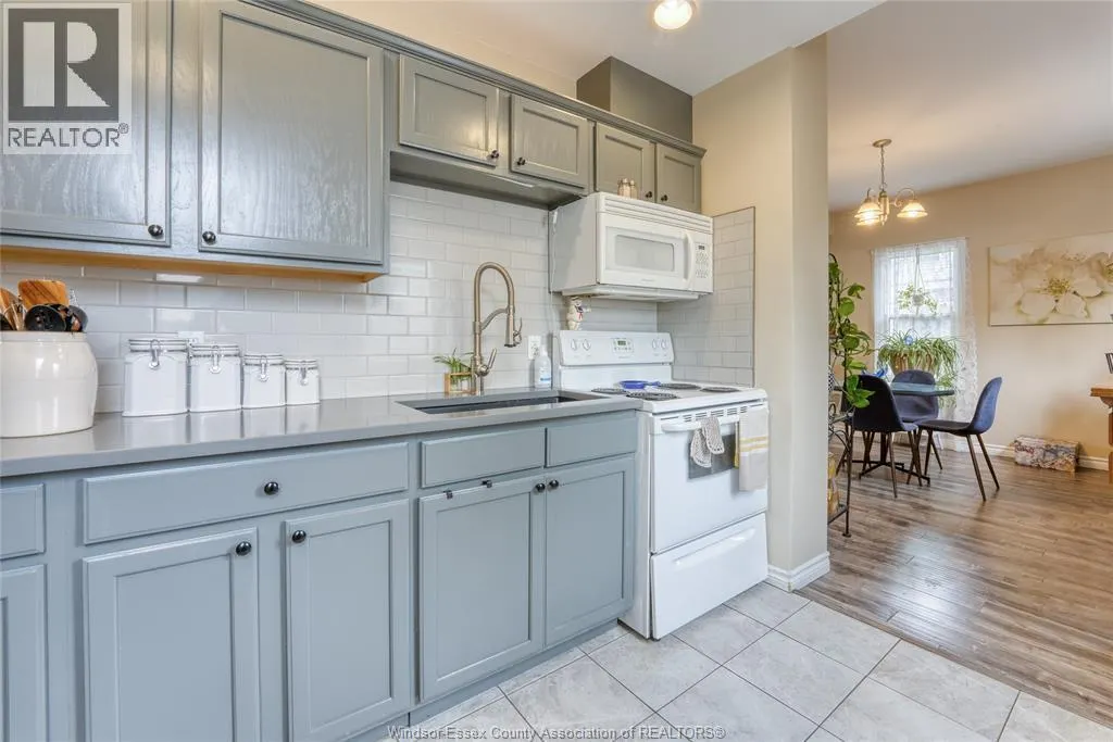 824 CATARAQUI ROAD
