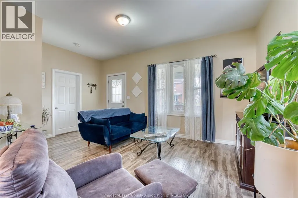 824 CATARAQUI ROAD