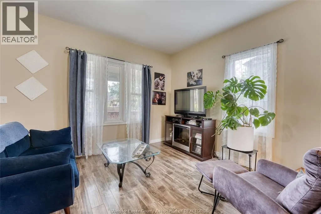 824 CATARAQUI ROAD