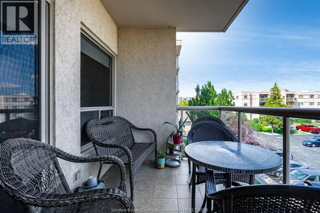 315 Village Grove Unit# 305