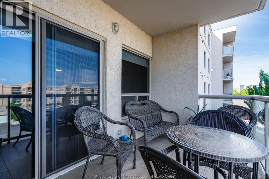 315 Village Grove Unit# 305