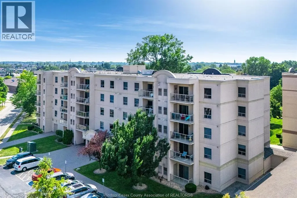 315 Village Grove Unit# 305