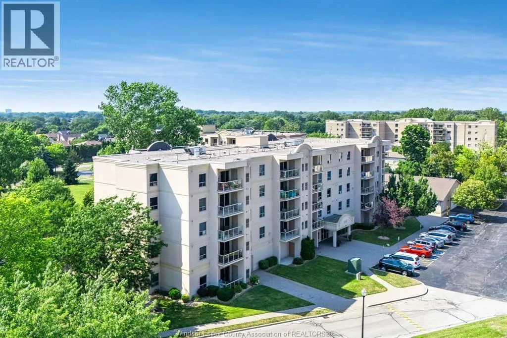 315 Village Grove Unit# 305