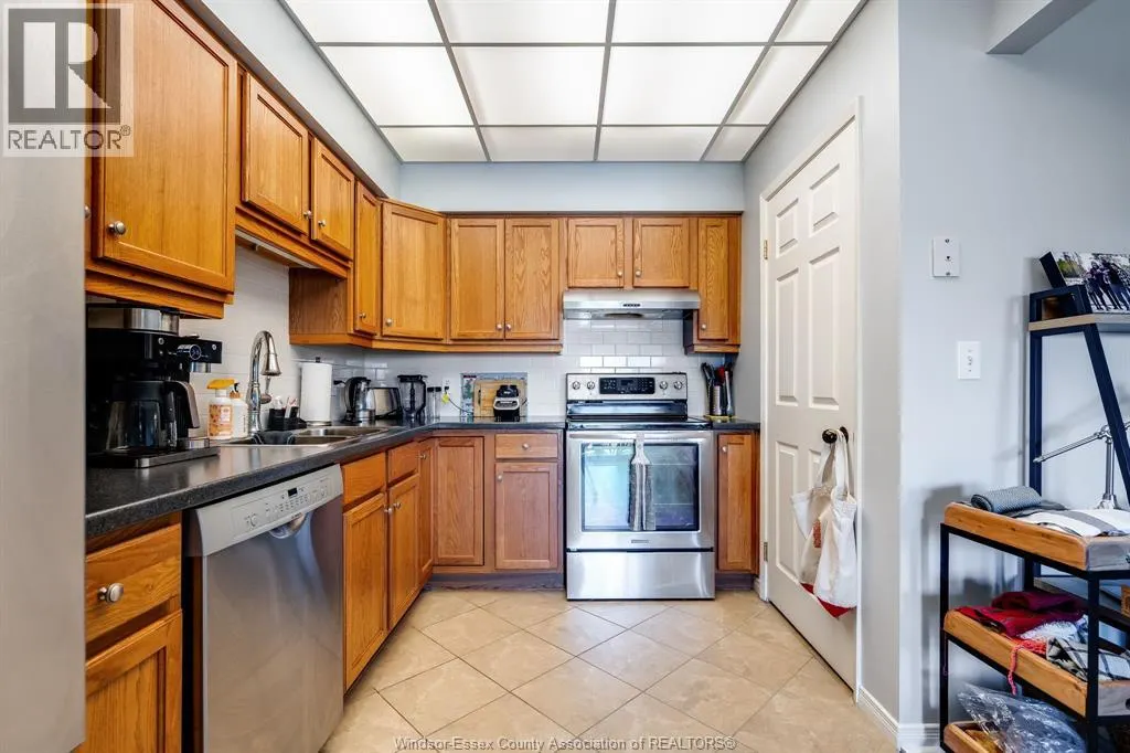 315 Village Grove Unit# 305
