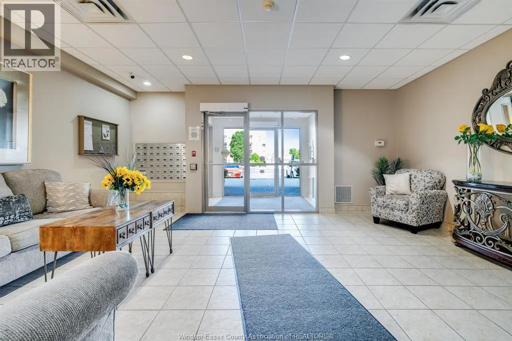 315 Village Grove Unit# 305