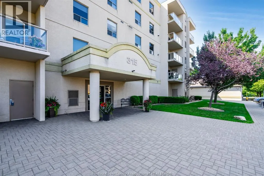 315 Village Grove Unit# 305