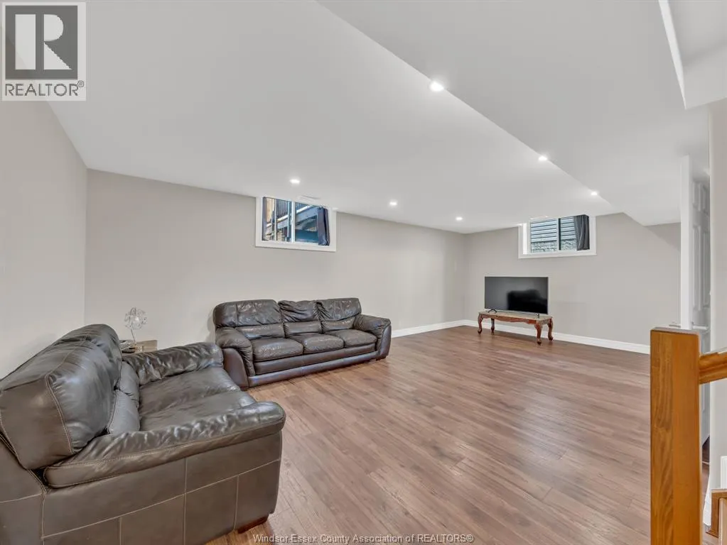 126 GOLFVIEW DRIVE