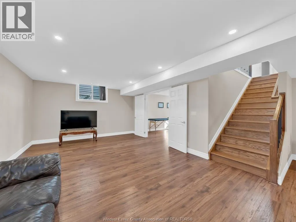 126 GOLFVIEW DRIVE
