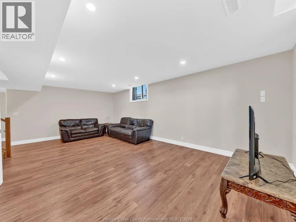 126 GOLFVIEW DRIVE