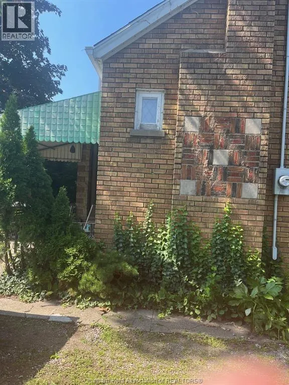 89 GLADSTONE AVENUE