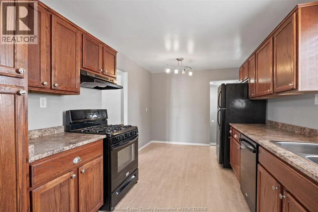 9733 MELVILLE