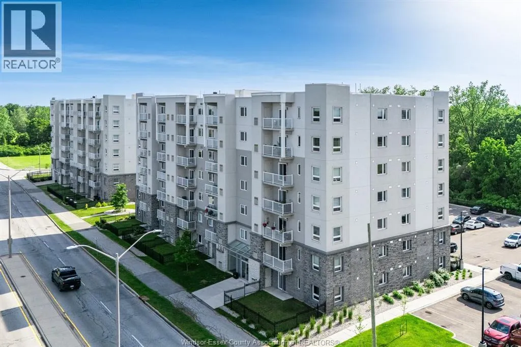 1611 Banwell Unit# 211