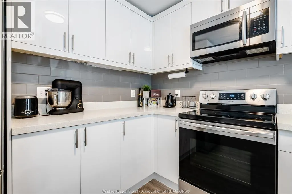 1611 Banwell Unit# 211