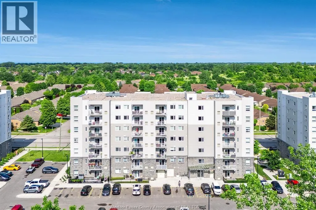 1611 Banwell Unit# 211