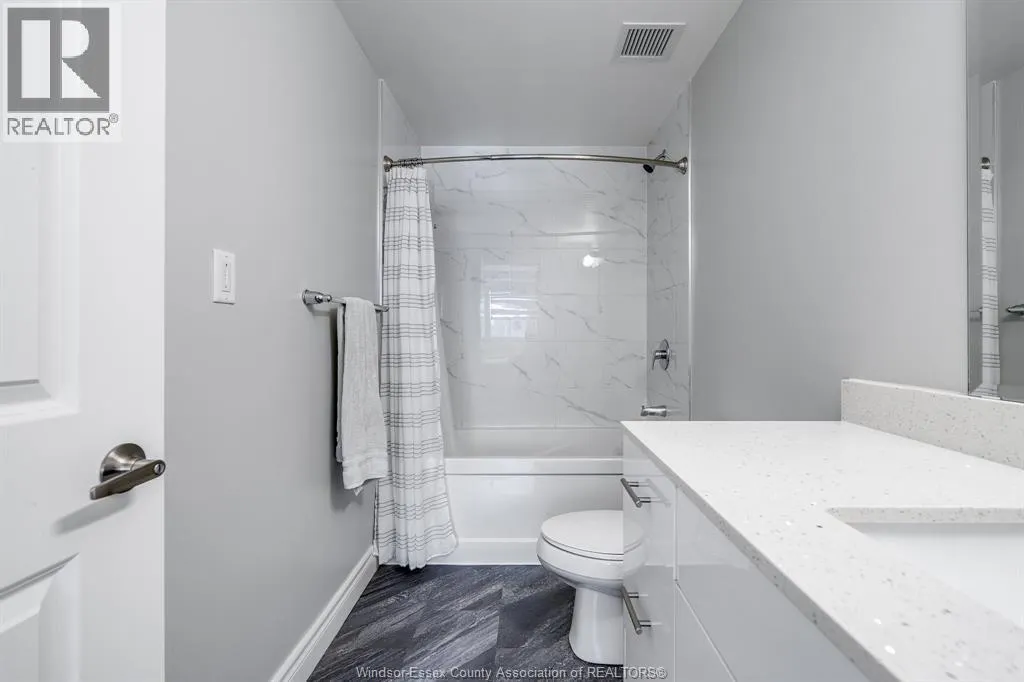 1611 Banwell Unit# 211