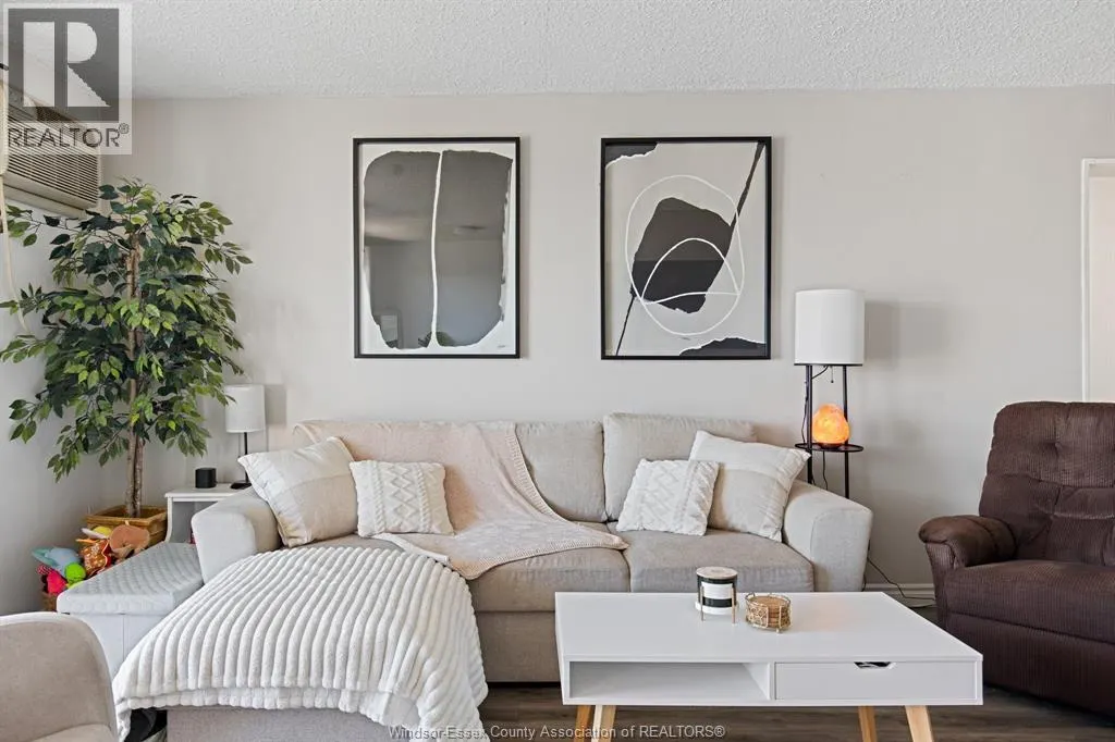120 PICKERING Unit# 703