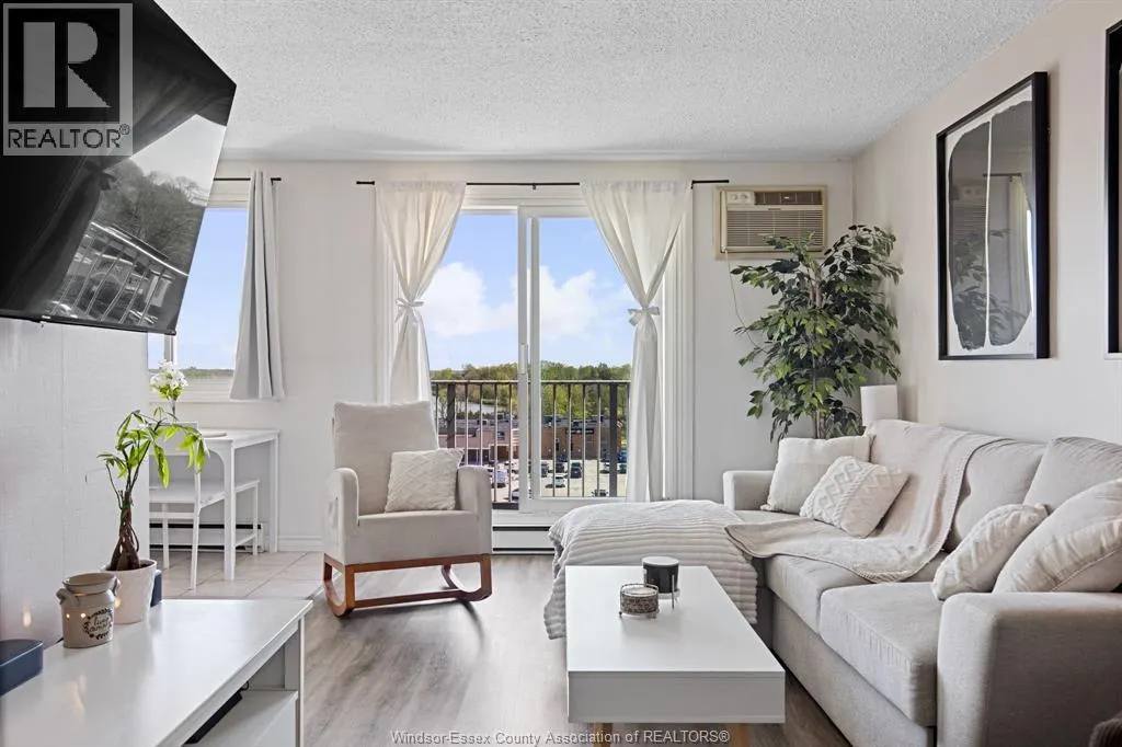 120 PICKERING Unit# 703