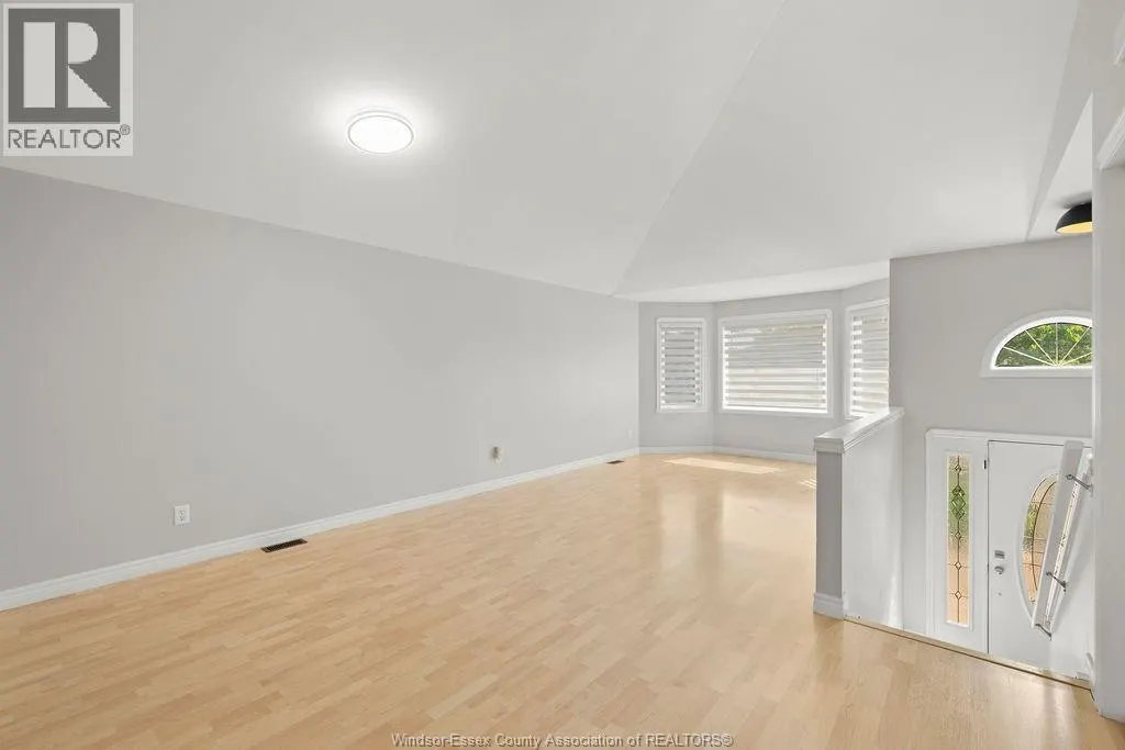 1531 CLOVER AVENUE
