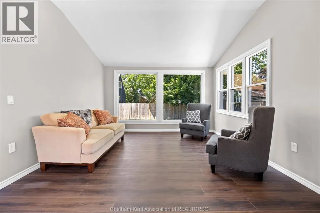 1484 Tourangeau ROAD