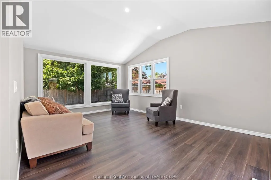 1484 Tourangeau ROAD
