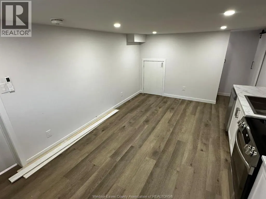 287 VILLAIRE AVENUE Unit# B