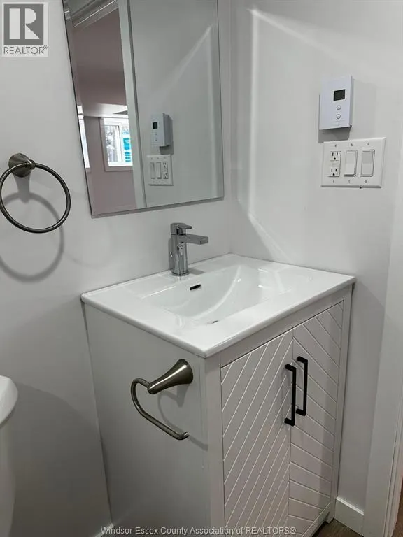 287 VILLAIRE AVENUE Unit# B