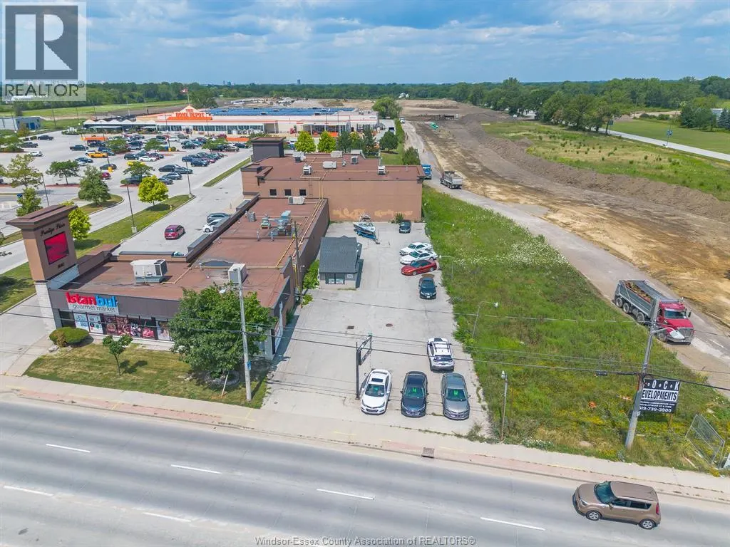 6642 TECUMSEH ROAD East