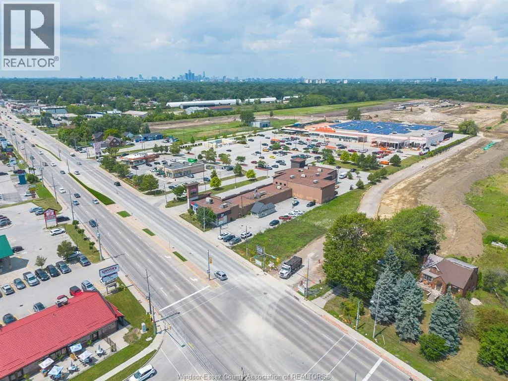 6642 TECUMSEH ROAD East