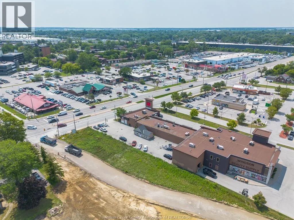 6642 TECUMSEH ROAD East