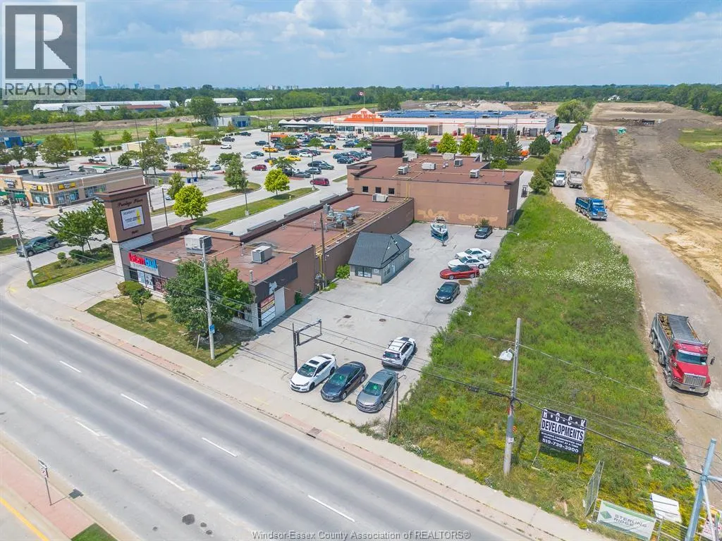 6642 TECUMSEH ROAD East