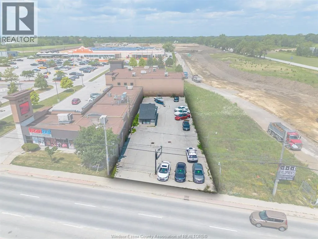 6642 TECUMSEH ROAD East