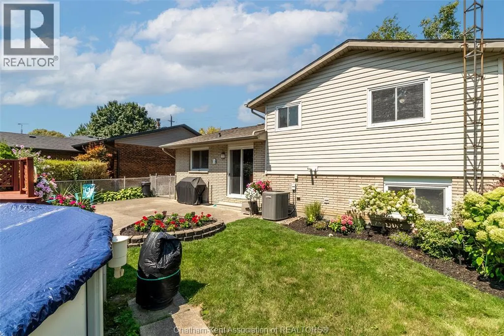 414 McNaughton AVENUE West
