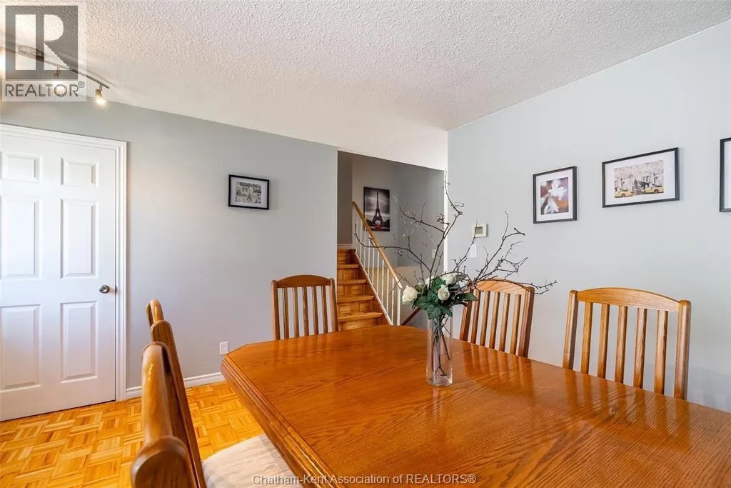 414 McNaughton AVENUE West