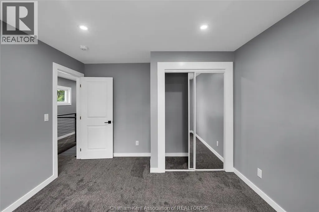 30 MCNAUGHTON AVENUE East