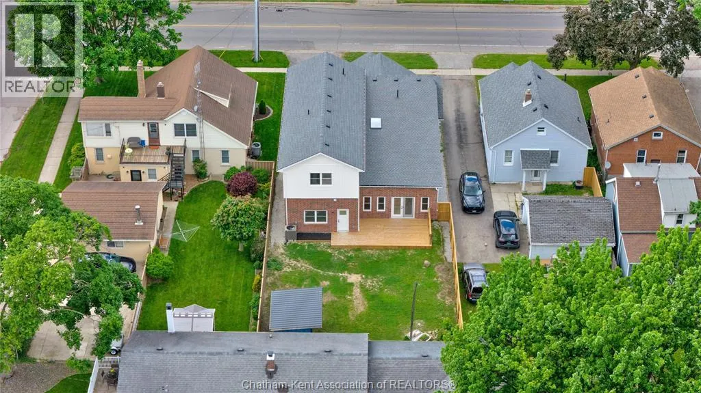 30 MCNAUGHTON AVENUE East