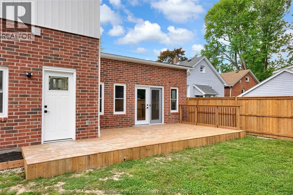 30 MCNAUGHTON AVENUE East