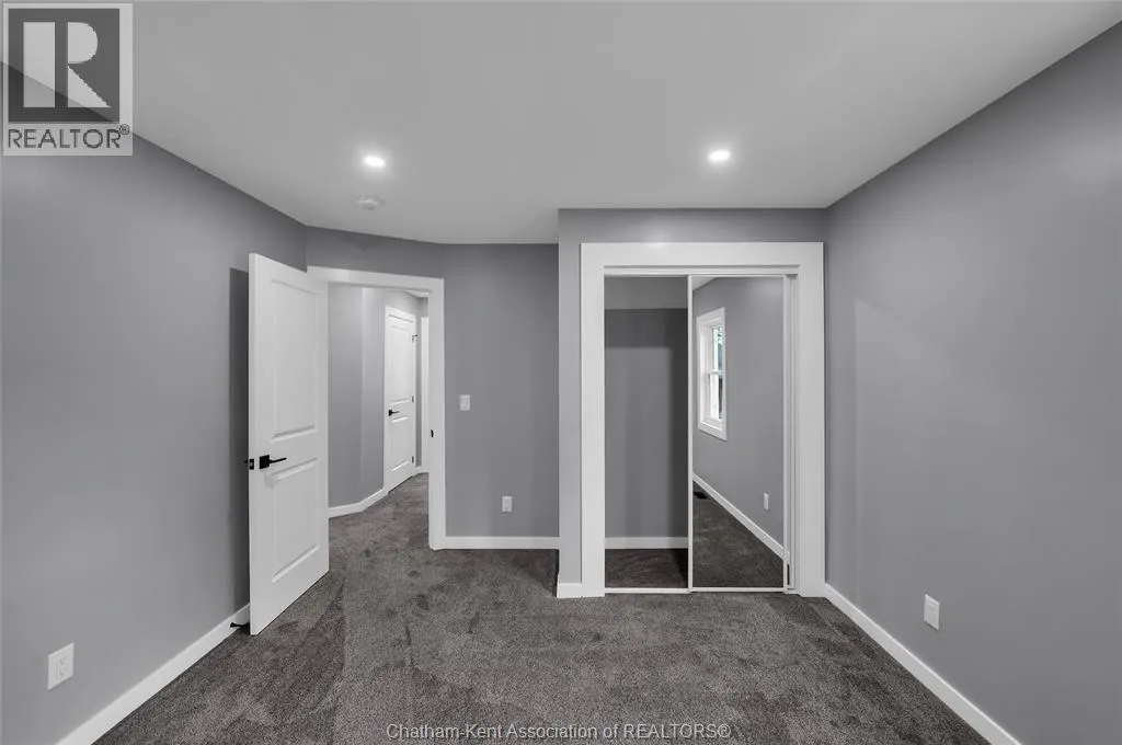 30 MCNAUGHTON AVENUE East