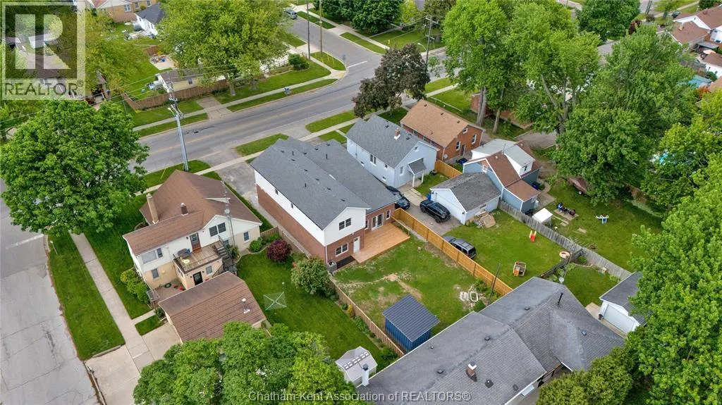 30 MCNAUGHTON AVENUE East