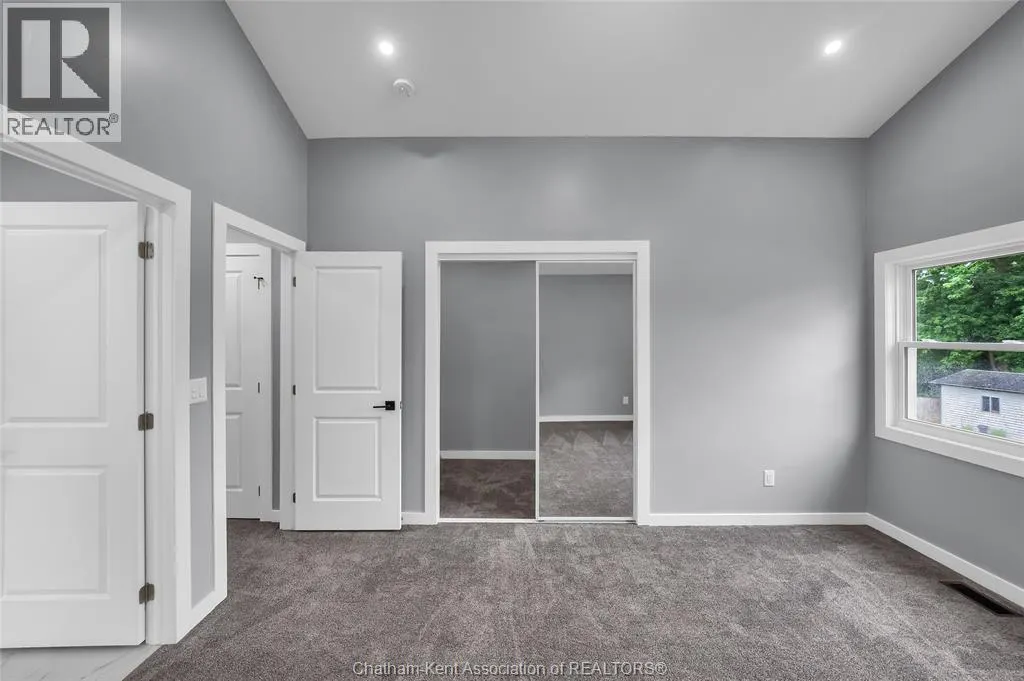 30 MCNAUGHTON AVENUE East