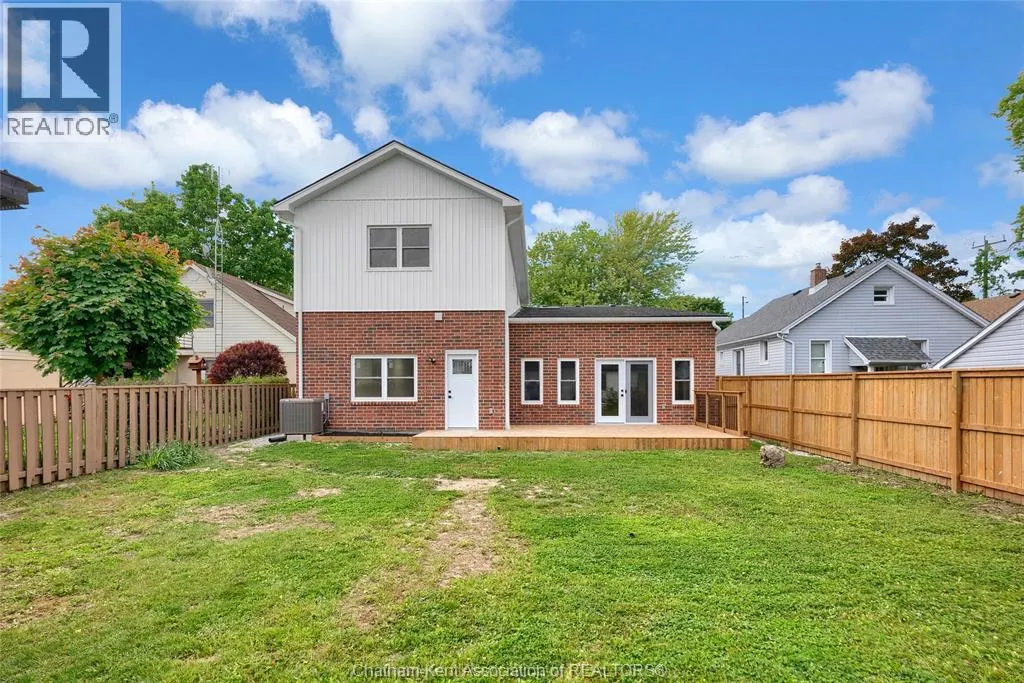 30 MCNAUGHTON AVENUE East