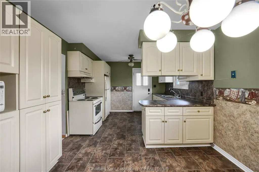 115 Parkwood DRIVE