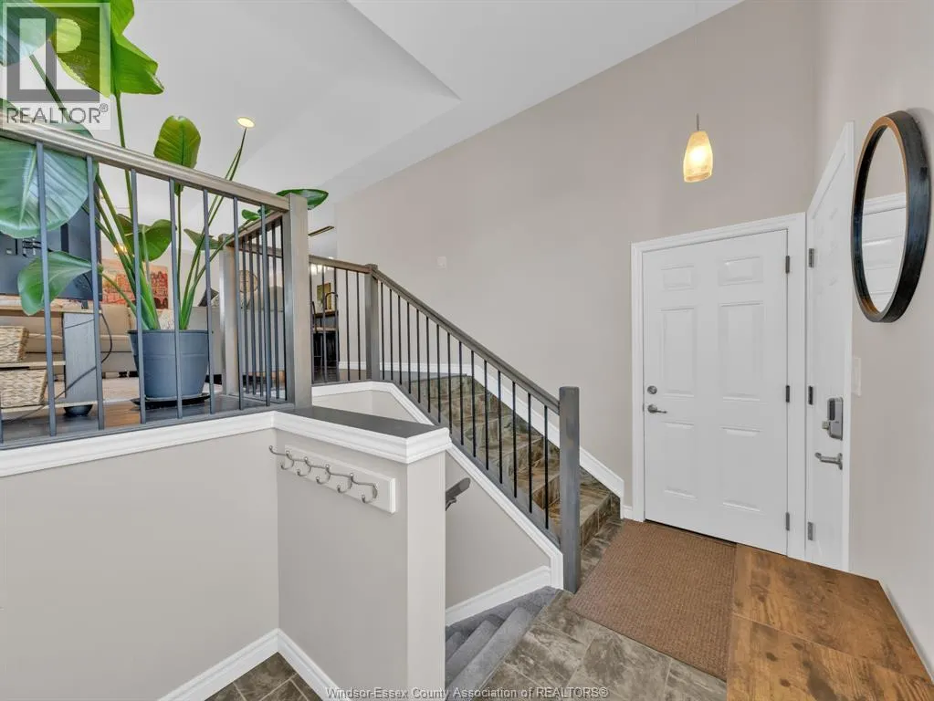 3142 VIOLA CRESCENT