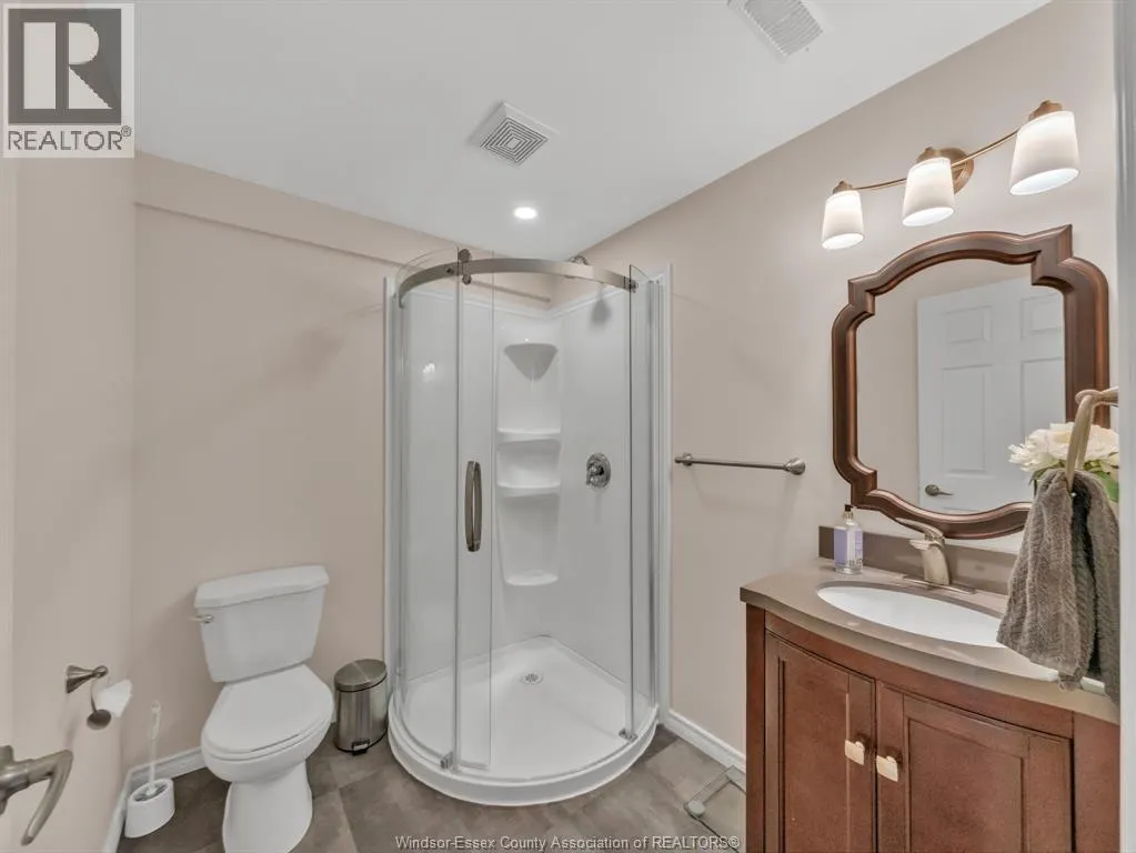 3142 VIOLA CRESCENT
