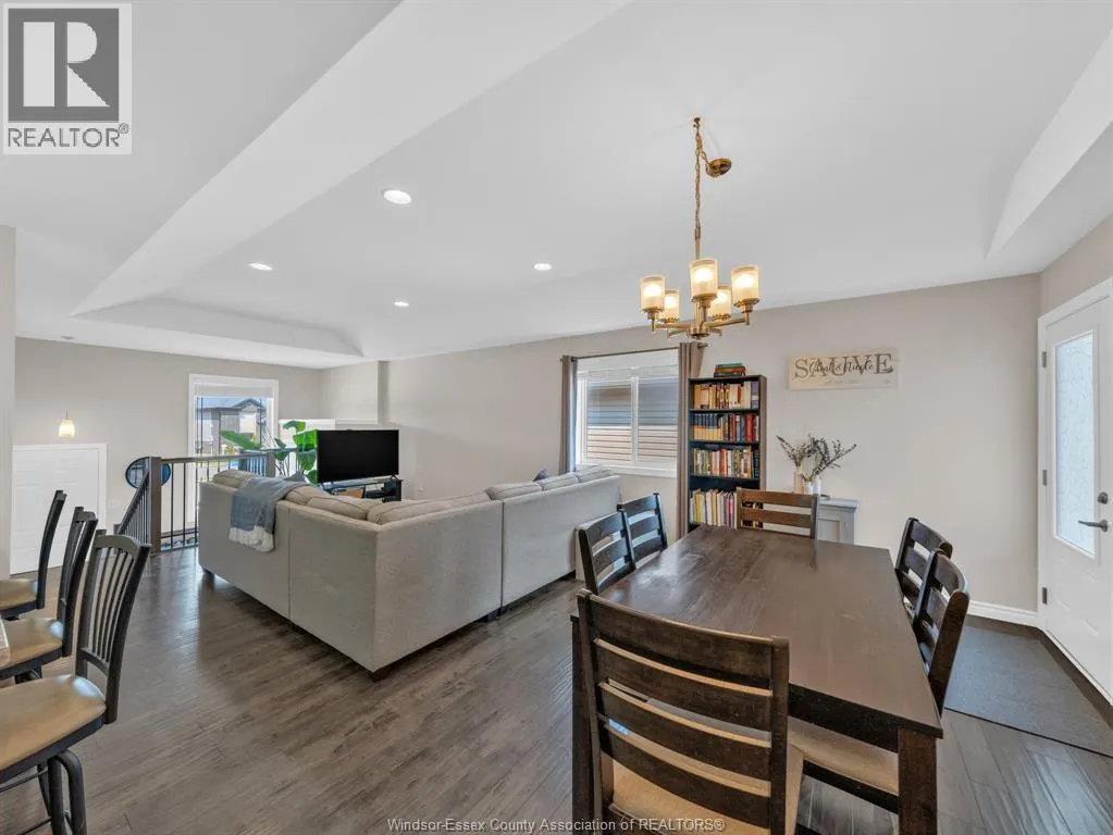3142 VIOLA CRESCENT